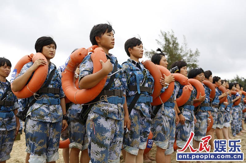 军事真人秀《<em>超级女兵</em>》:揭秘火凤凰诞生记-