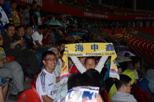 2015西宁丝绸之路国际足球邀请赛雨中决赛
