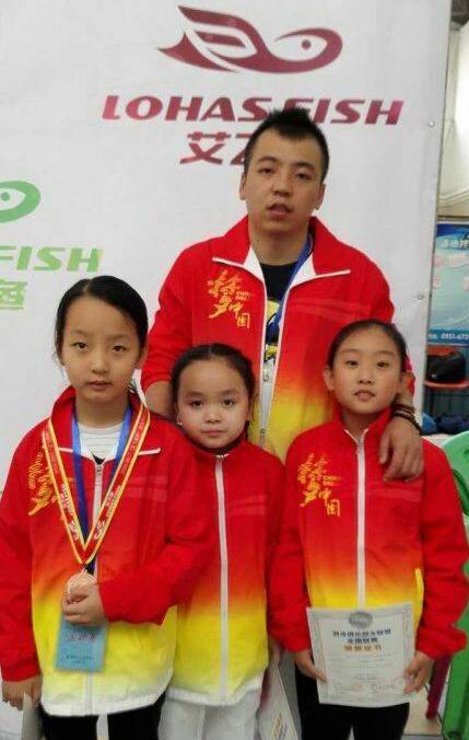 西宁游泳小将7岁摘两全国铜牌
