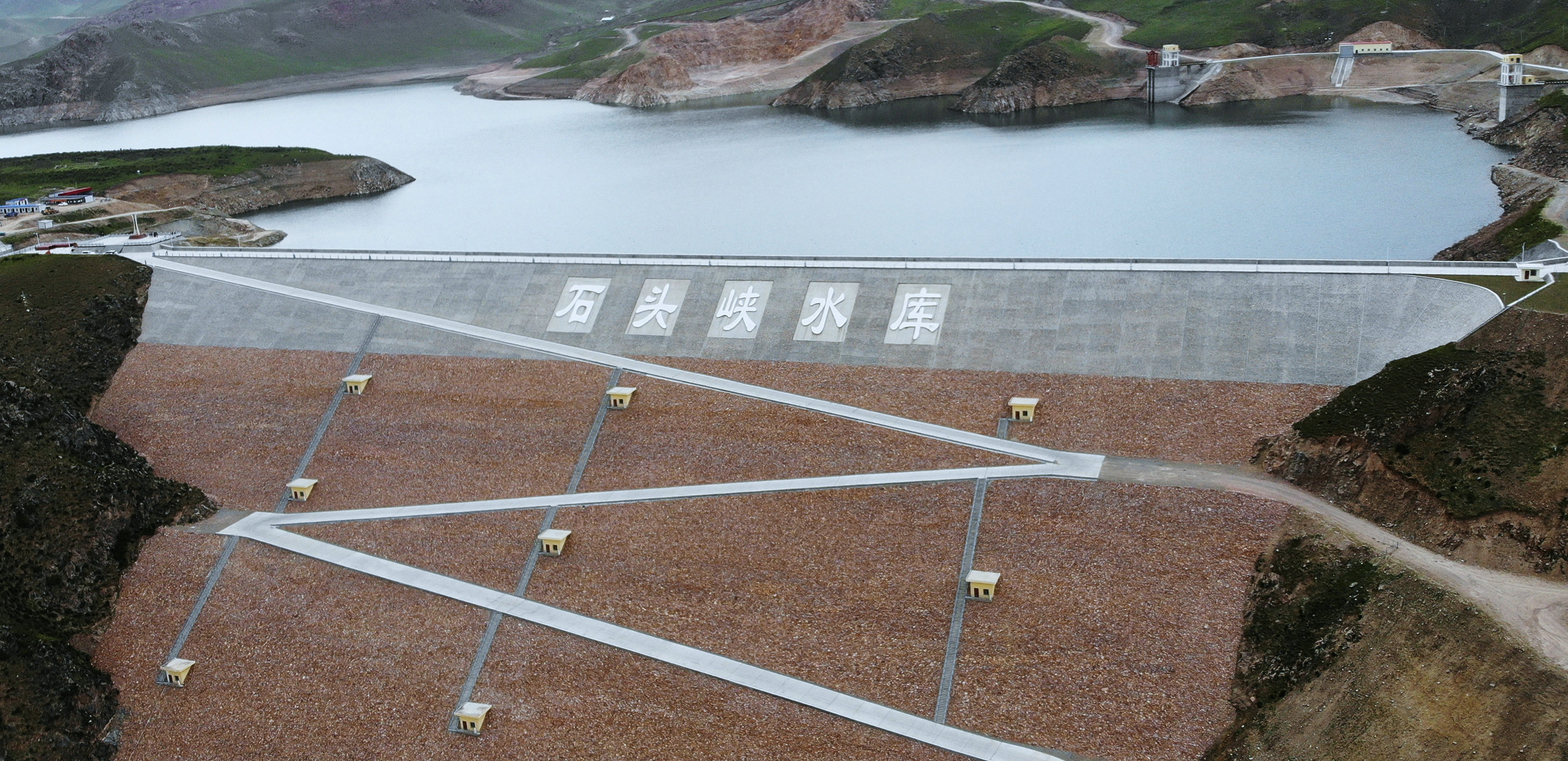 2018年6月12日，已建成的引大济湟石头峡工程。青海省水利厅供图