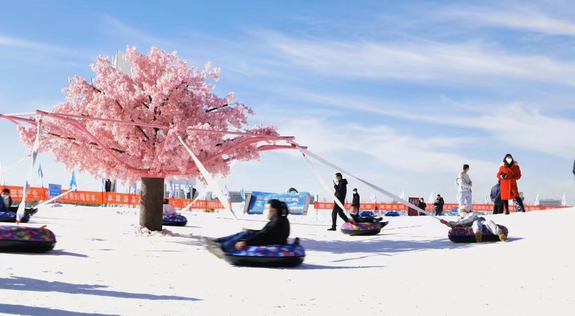 全民暢玩冰雪。格爾木市文體旅游廣電局供圖