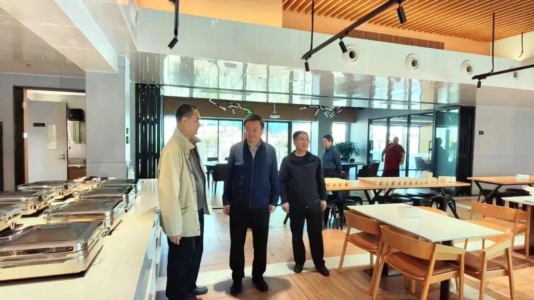 湟中区党政代表团在深圳参观考察。湟中区融媒体中心供图