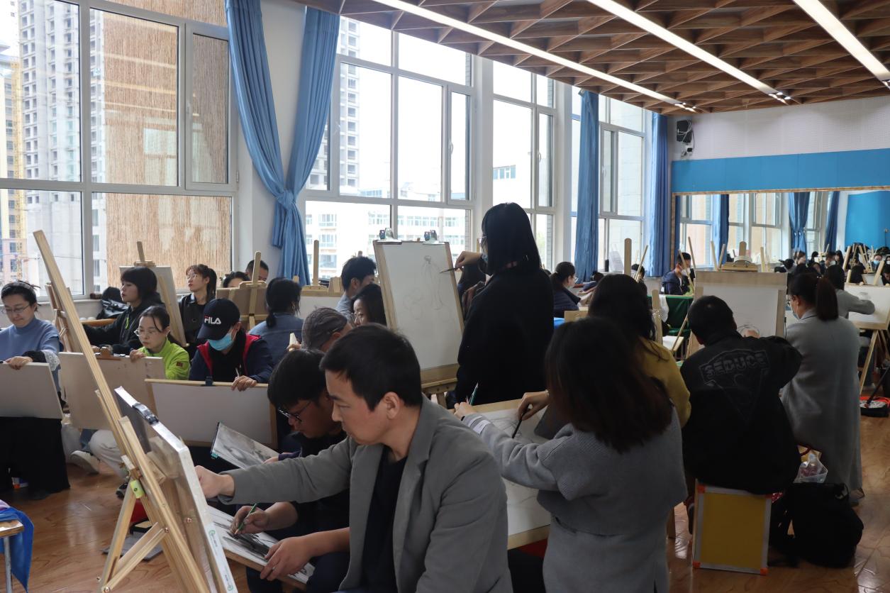 技能比赛现场。西宁市总工会供图