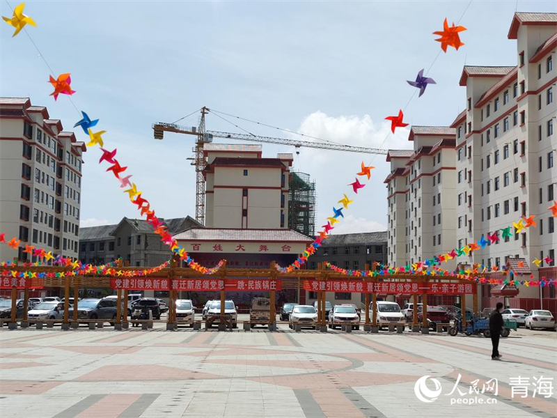 宽敞的小区广场。人民网记者 张莉萍摄