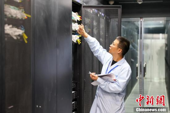 中国首个零碳数据中心：创新让青海算力绿色先行