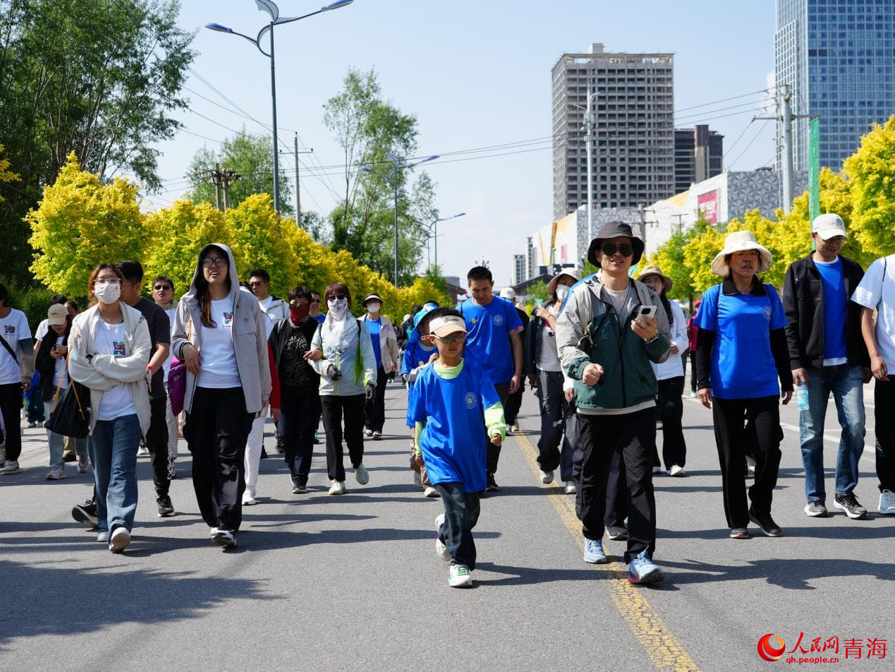 徒步大會現場。人民網 況玉攝