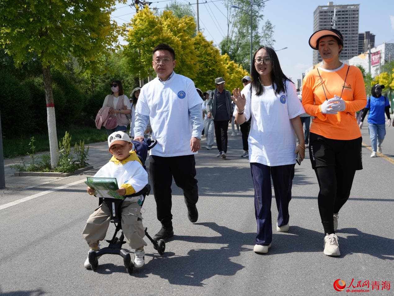 徒步大会现场。人民网 况玉摄