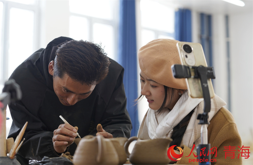 班瑪黑陶技藝的傳承與創新