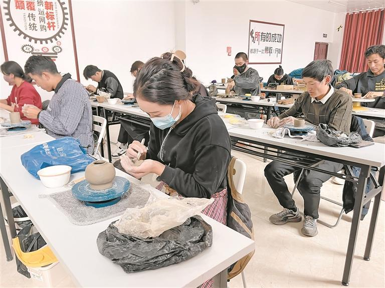 對口援青讓牧區群眾生產生活發生巨變。