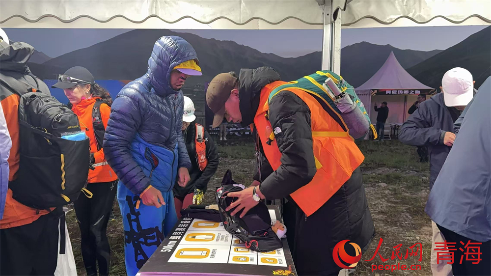 運動員檢錄。人民網 況玉攝