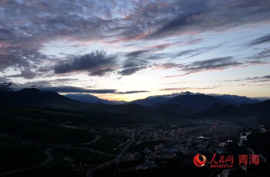 傍晚的祁連縣。人民網記者 甘海瓊攝