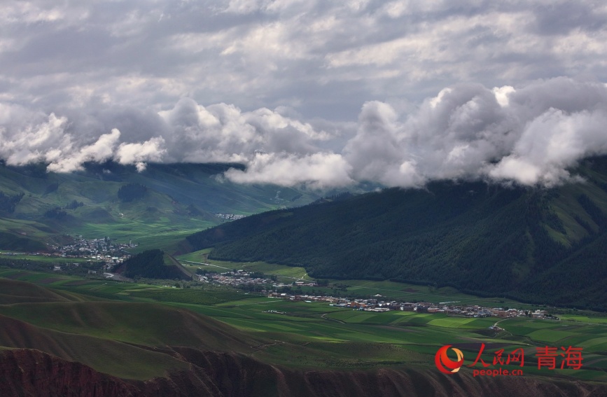 祁連山雲海。人民網記者 甘海瓊攝
