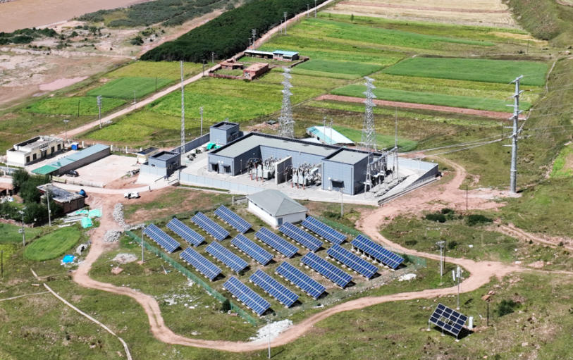 110千伏吉尼赛变电站全景。张雪摄