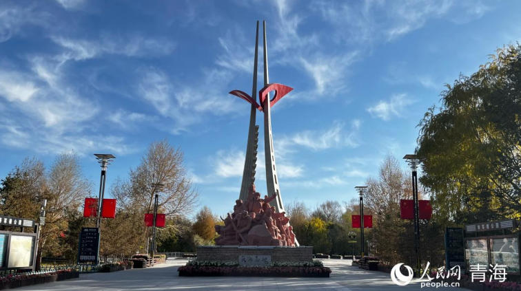 格爾木將軍樓公園。實習生 馬司宇攝