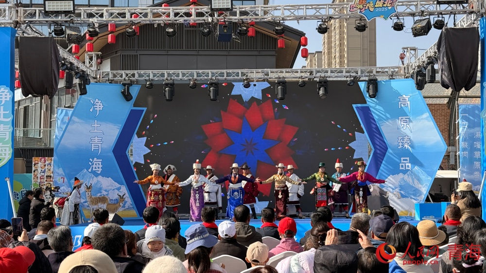 文艺演出。人民网 况玉摄