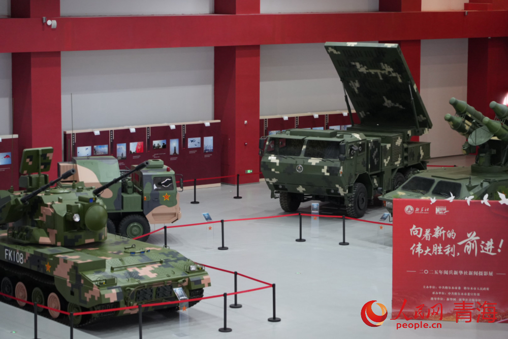 兵器装备展区。人民网记者 况玉摄