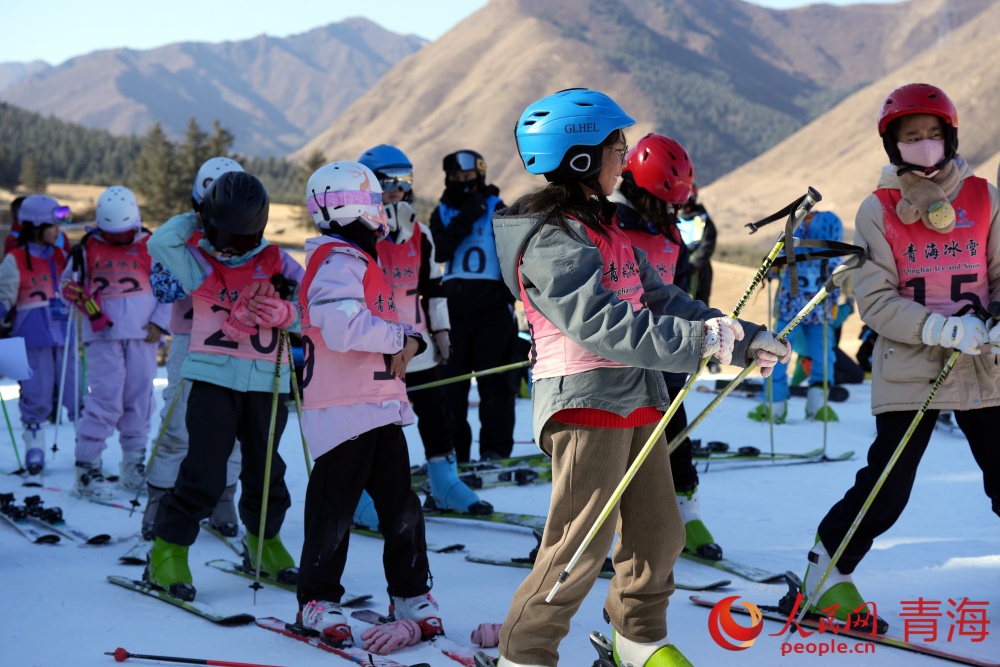 青少年组运动员检录。人民网记者 况玉摄
