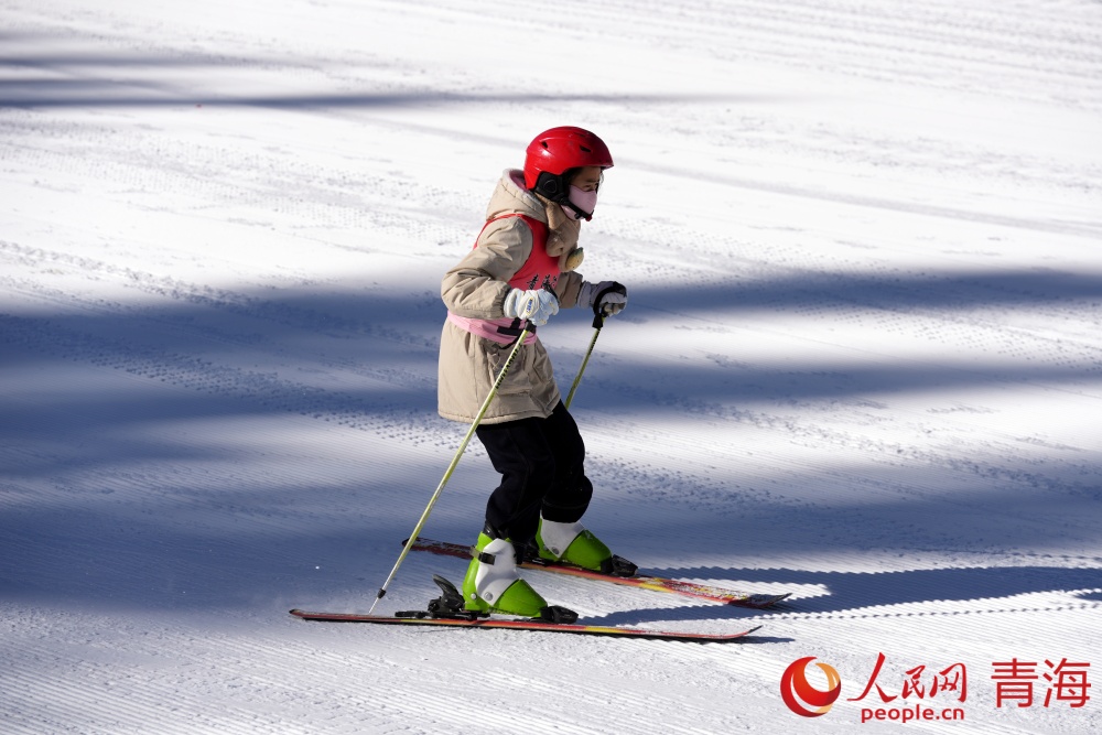 運動員全力沖刺。人民網記者 況玉攝