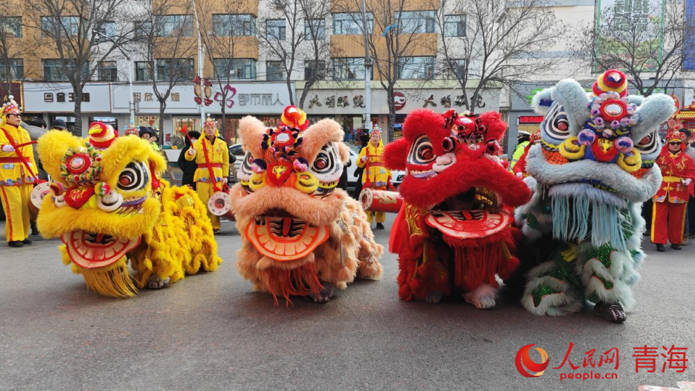 活動現場的舞獅隊伍。實習生 周大煒攝