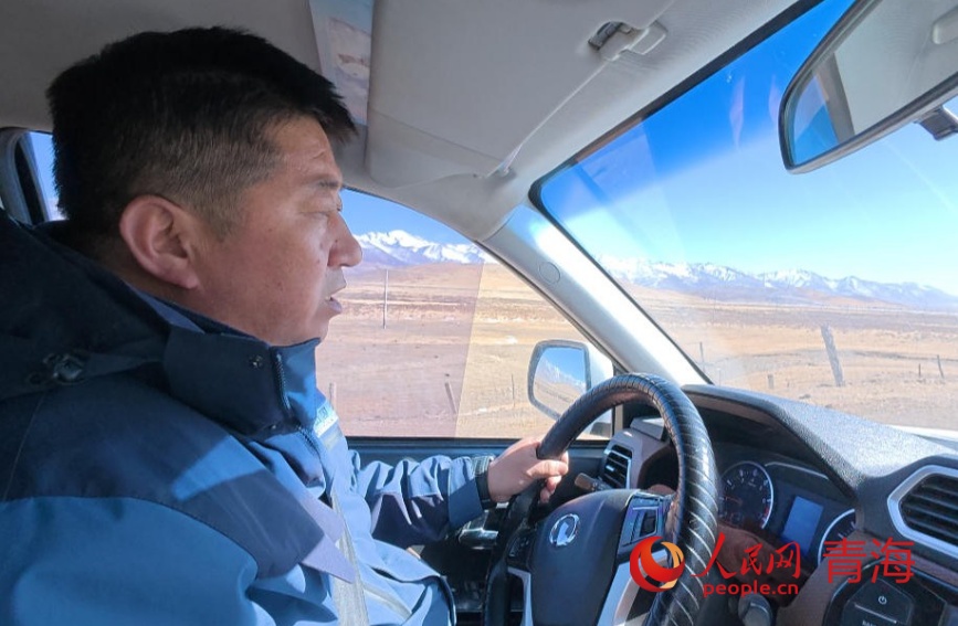 鄭偉國在巡護途中。人民網記者 甘海瓊攝