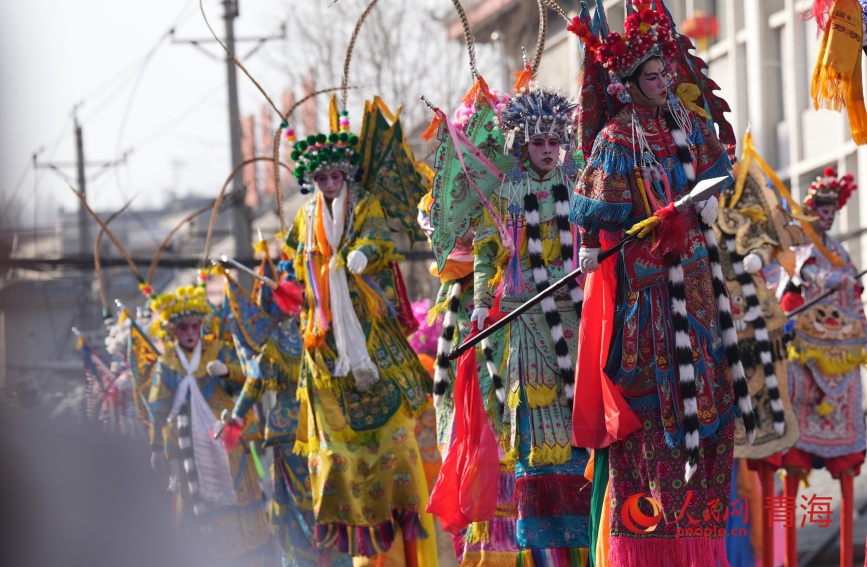 高蹺。人民網記者 甘海瓊攝