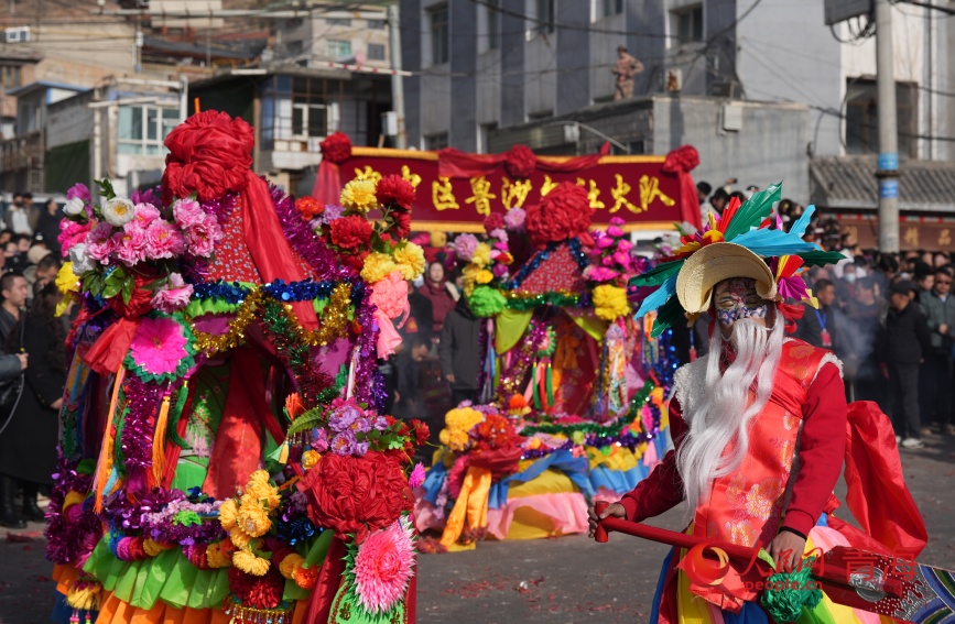 劃旱船。人民網記者 甘海瓊攝