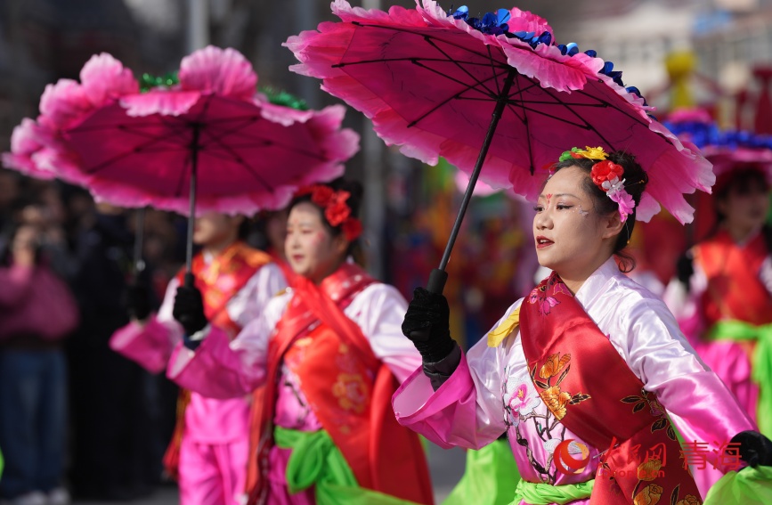 社火巡游。人民網記者 甘海瓊攝
