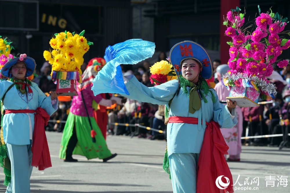 社火表演。人民網記者 況玉攝