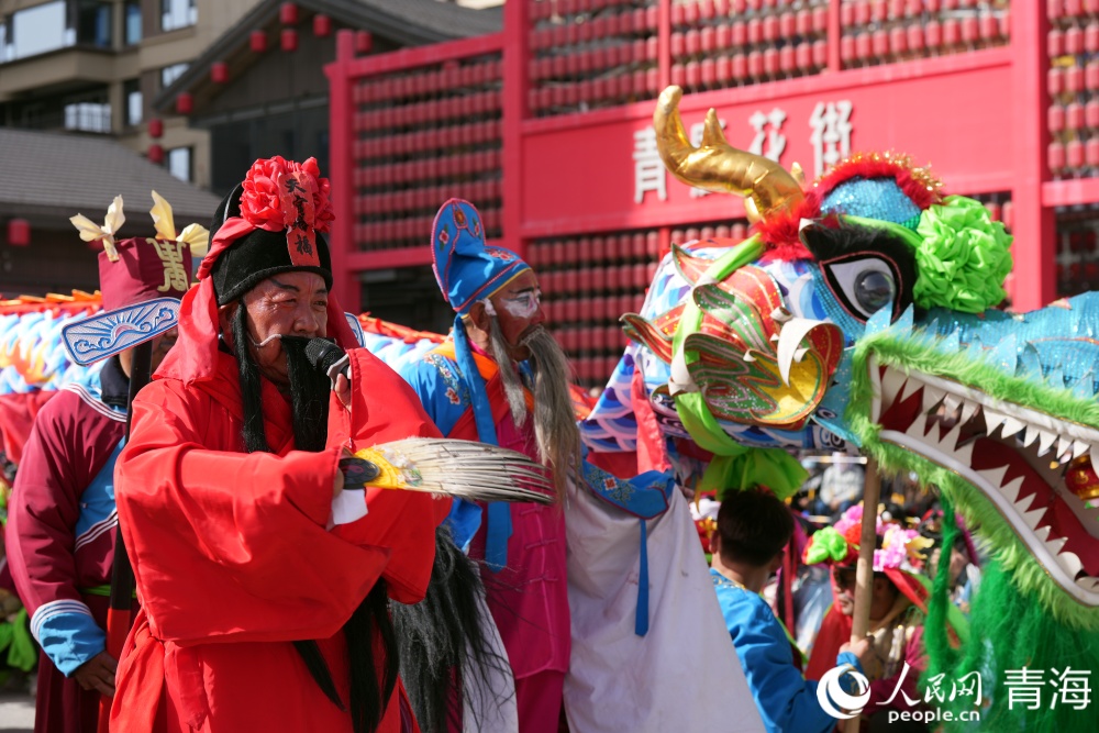 社火表演。人民網記者 況玉攝