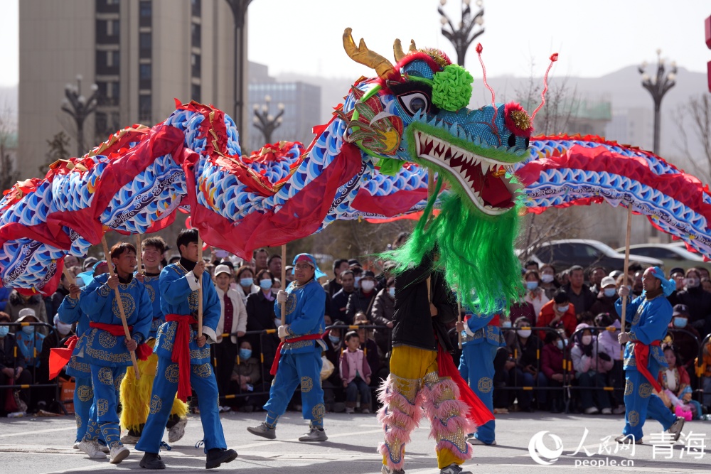 社火表演。人民網記者 況玉攝