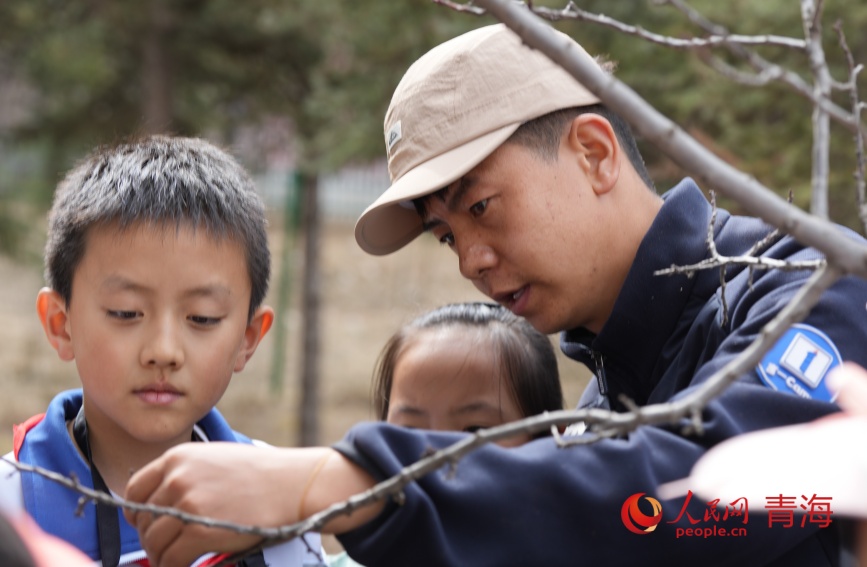 户外课堂。人民网记者 甘海琼摄