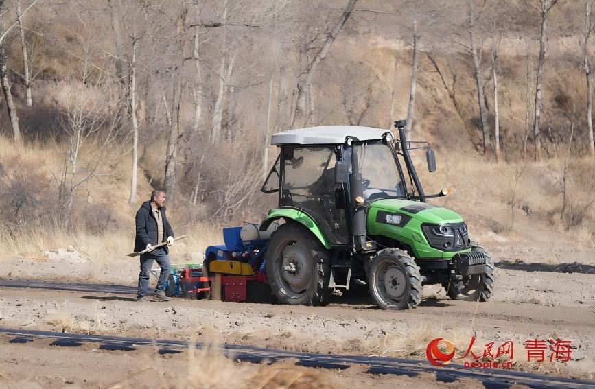 =青海湟中：智慧农机赋能春耕/