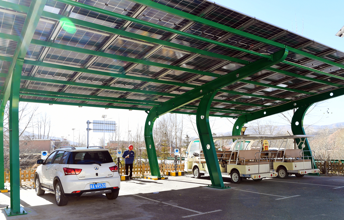 电靓高原十年路  “零碳”乡村幸福长