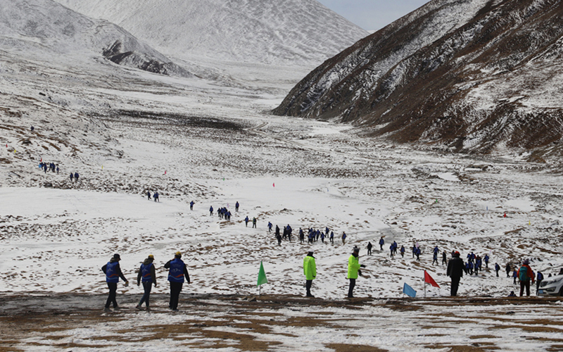 一路雪山 一路春光 行进中遇见同仁