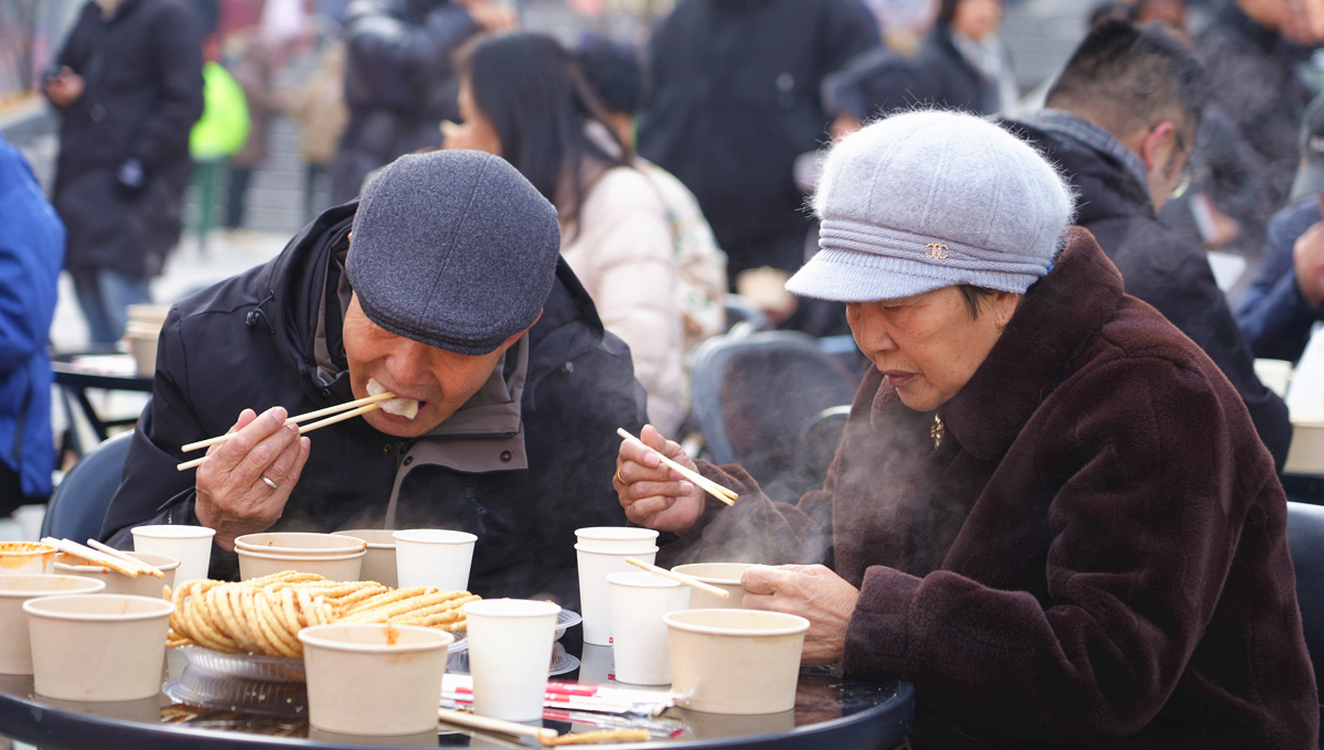 2025年12月21日，以“舌尖上的團圓”為主題的西寧市城西區千人餃子宴活動在唐道637舉行。