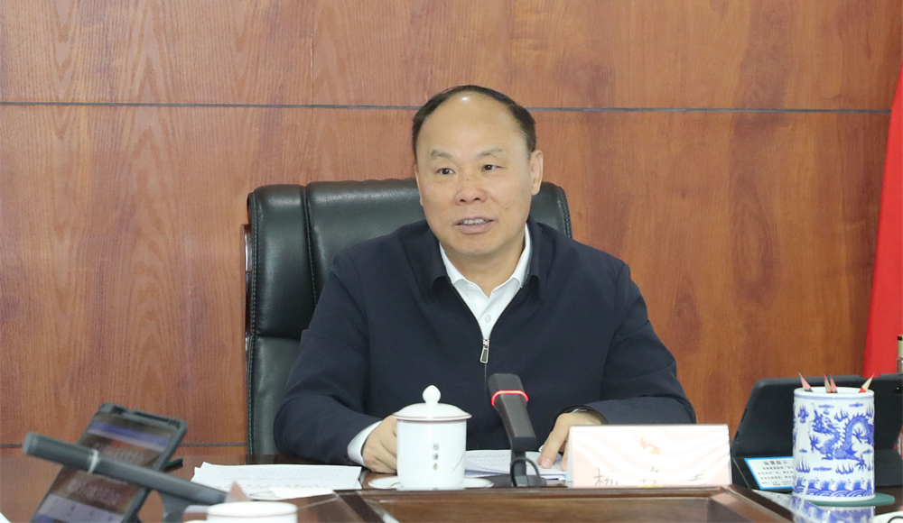 2026年5月18日，省人大常委64黨組會議，黨組書記楊逢春主持並講話。
