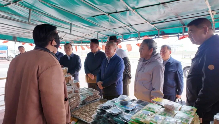 张黄元赴海南州调研县乡人大换届选举及乡村全面振兴工作情况