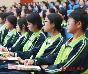 =同上一堂“青藏铁路精神”思政大课开讲/