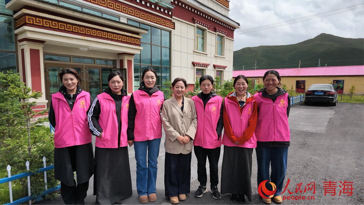 青珍乡马背巾帼宣讲队成员。实习生 马秀清摄