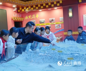 小村史馆 大江源头”
