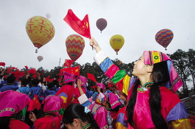 2010全国热气球精英赛在互助县威远镇拉开战